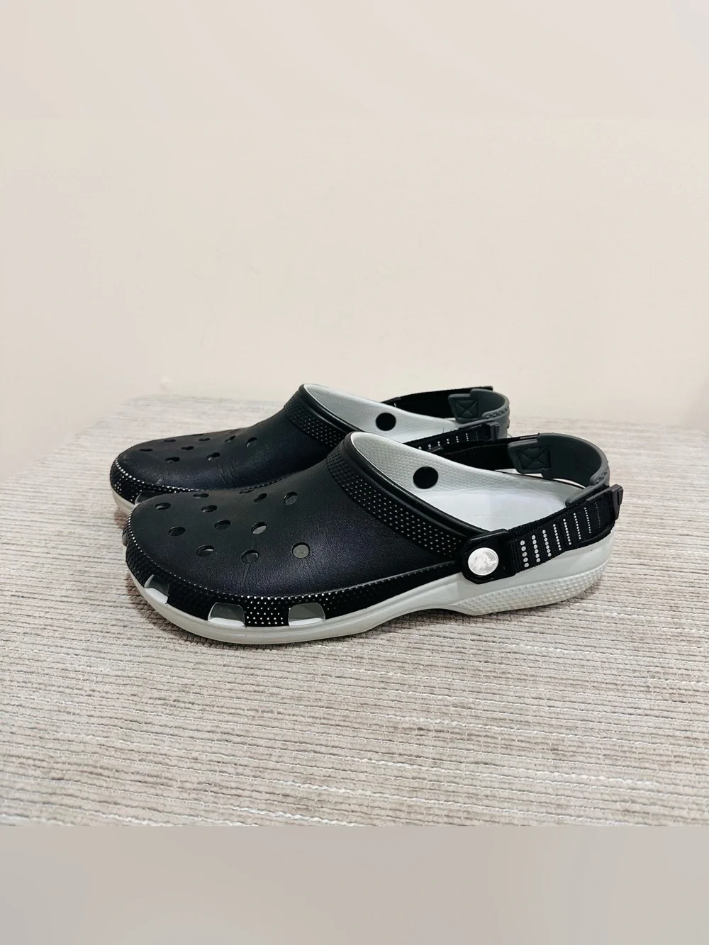 Crocs CLASSIC TURBO CLOG- Dual Comfort Adjustable Black-Unisex Sizes M9/W11‎